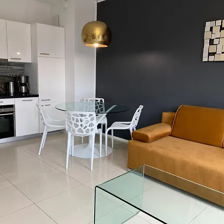 House Apartament *