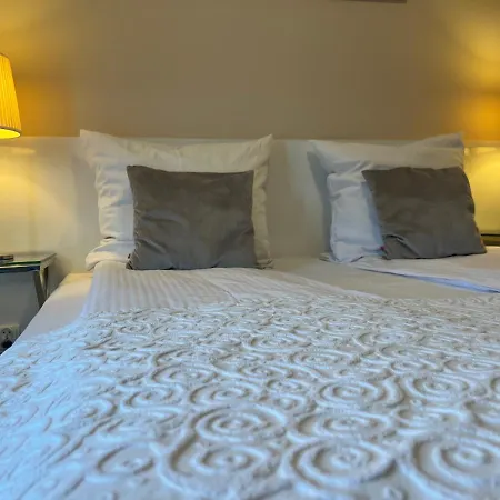 アパート House *