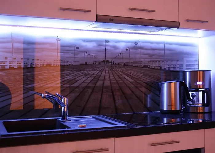 アパート House *